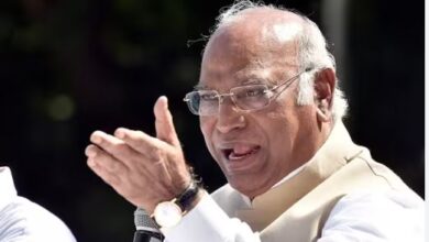 Photo of कांग्रेस अध्यक्ष ने पीएम मोदी और अमित शाह पर साधा निशाना, कहा-हमेशा जुमले बनाकर मांगते हैं वोट