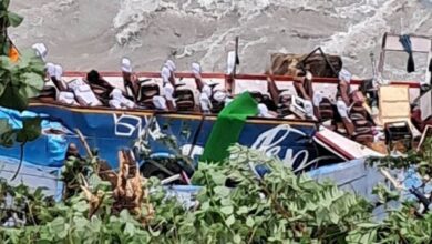 Photo of Nepal Bus Accident: नेपाल में दर्दनाक हादसा, 40 यात्रियों को लेकर जा रही बस के नदी में गिरी, 14 की मौत