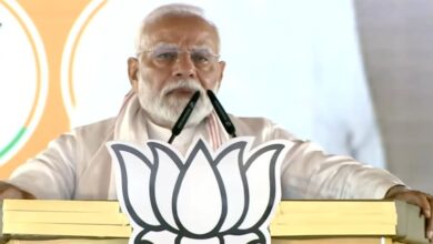 Photo of कांग्रेस ने अपने एक परिवार को पहचान दिलाने के लिए देश के कोने-कोने में बसे आदिवासी परिवारों की पहचान मिटा दी : पीएम मोदी