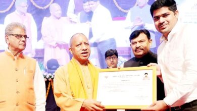 Photo of सीएम योगी ने 701 वन दरोगाओं को वितरित किया नियुक्ति पत्र, कहा-07 वर्षों में 07 लाख से अधिक नौजवानों को दी गई सरकारी नौकरी