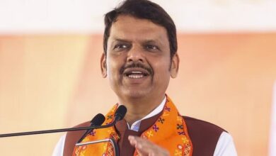 Photo of भाजपा विधायक दल की बैठक में देवेंद्र फडणवीस को चुना गया नेता, कल लेंगे मुख्यमंत्री पद की शपथ