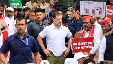 Photo of संसद से सड़क तक विपक्ष का जोरदार प्रदर्शन, महिला सांसद बेहोश
