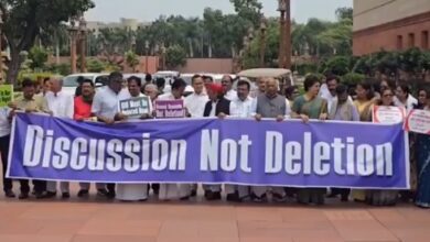 Photo of एसआईआर पर रार: सदन में चर्चा की मांग पर अड़ा, सरकार तैयार नहीं 