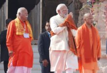Photo of अयोध्या में भव्य राम मंदिर पर पीएम मोदी, संघ प्रमुख मोहन भागवत और मुख्यमंत्री योगी ने किया ध्वजारोहण