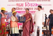Photo of अंतरराष्ट्रीय श्रमिक दिवस: सीएम रेखा गुप्ता ने बांटी सुरक्षा व शिक्षा किट
