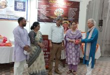 Photo of पंकज आर्ट्स फाउंडेशन की ओर से ललिता पांडे की 10वीं लोककला प्रदर्शनी का हुआ आयोजन