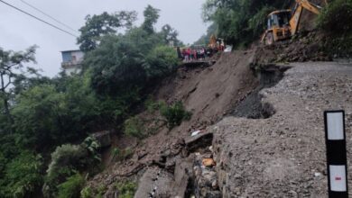 Photo of उत्तराखंड: मसूरी-देहरादून मार्ग पर पानीवाला बैंड के पास भू-धंसाव